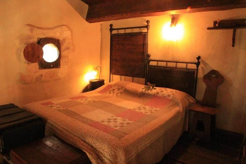 gallery_image_hidden_5