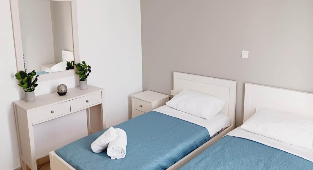 gallery_image_hidden_6