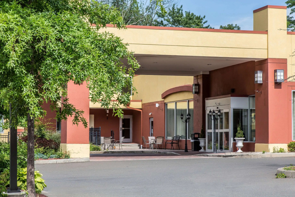 Hamden Hotel and Suites – Hamden New Haven