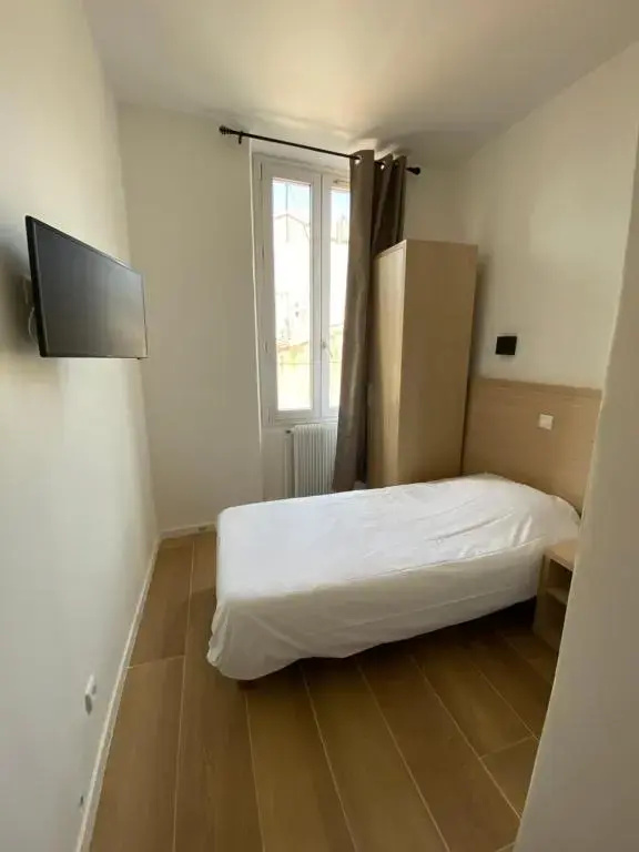 Economy room