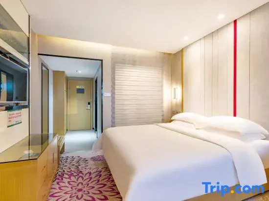 Deluxe Double room with city view (full double bed)