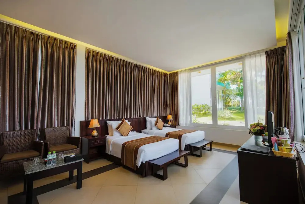 Villa Del Sol Beach Villas & Spa
