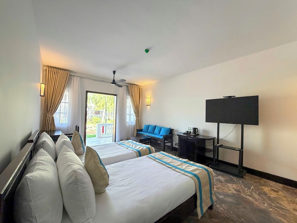 RMH Le Belhamy Beach Resort. in Da Nang