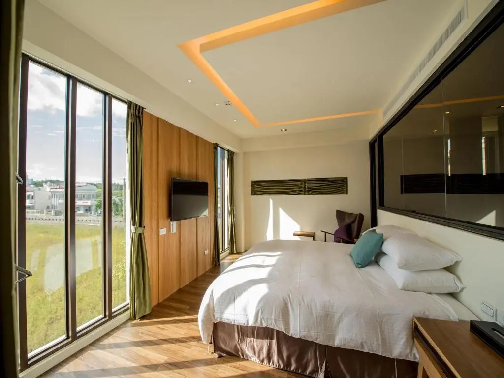 Deluxe Double room (full double bed)