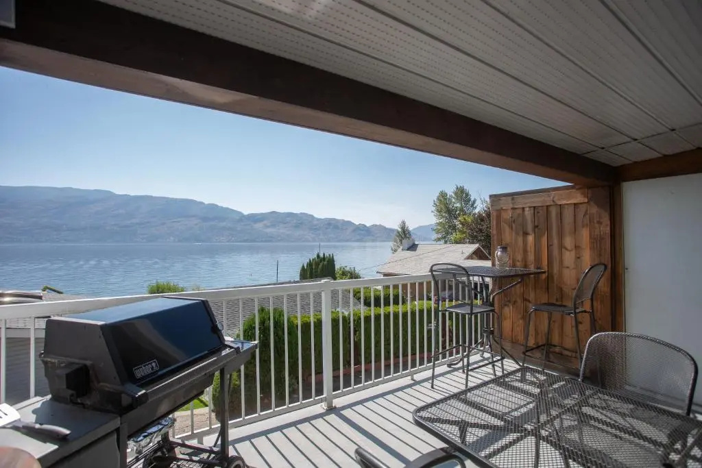 Balcony & Terrace