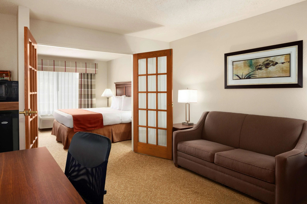 Country Inn & Suites by Radisson, Grand Rapids Airport, MI - фото 7