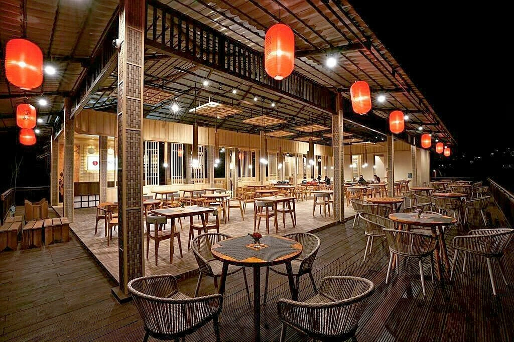 Food & Beverage