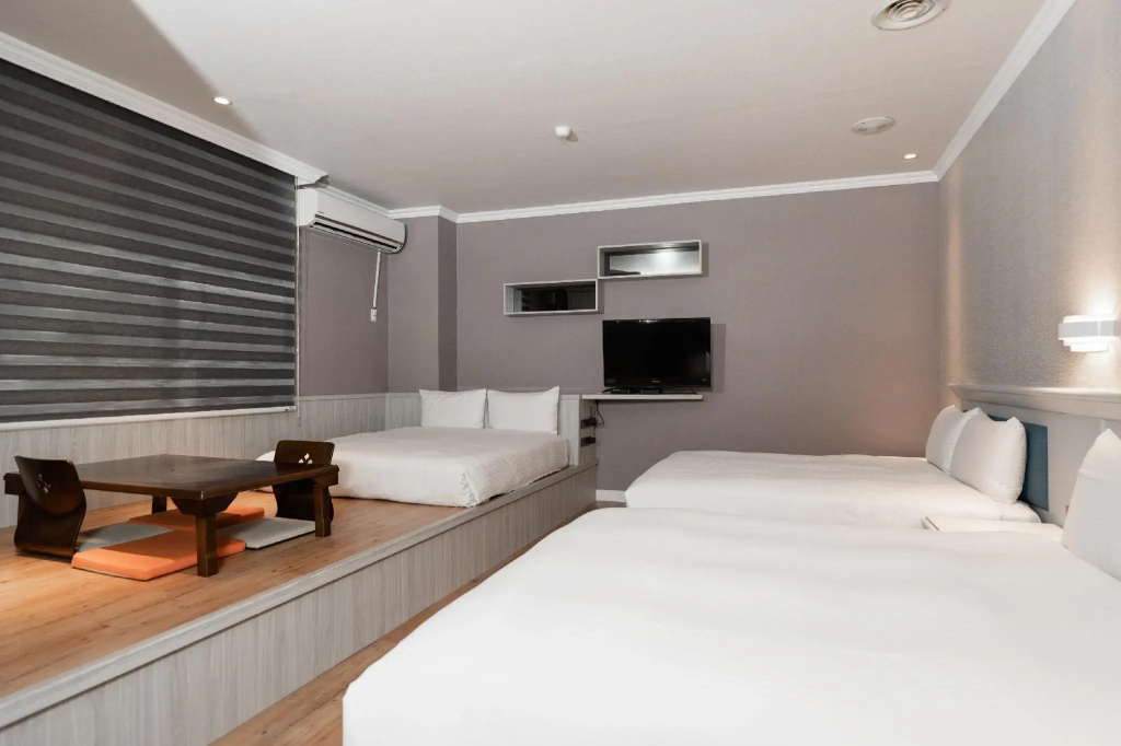 Standard Family room