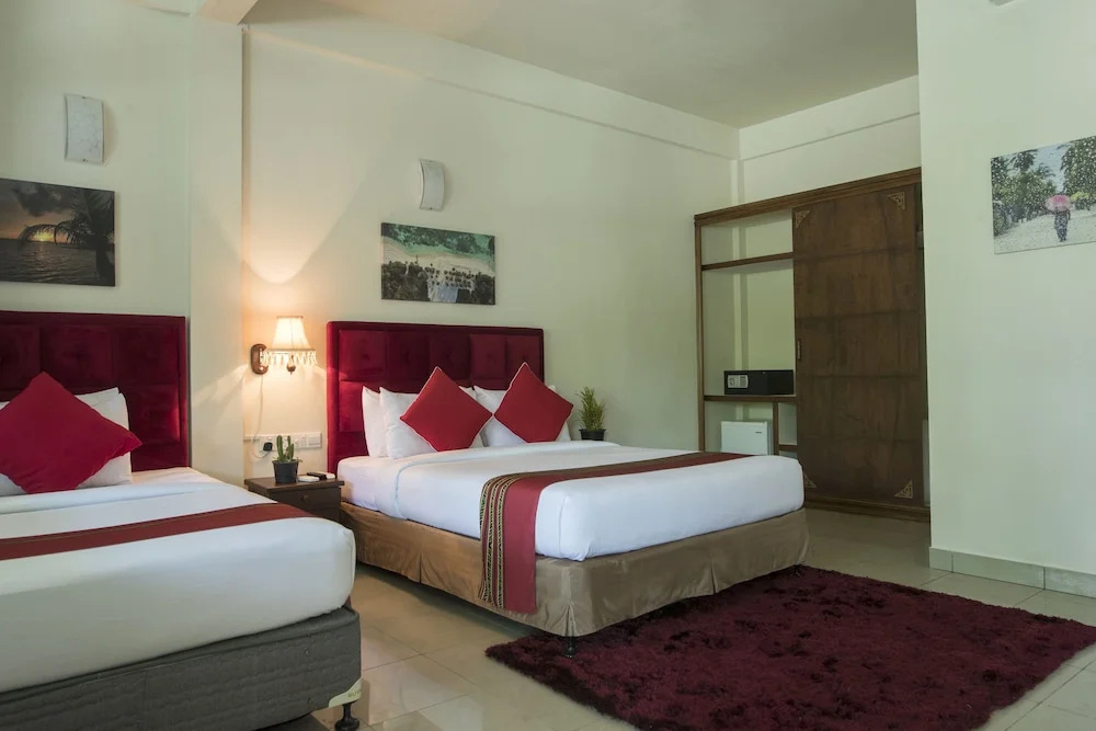 Deluxe Double room (full double bed)