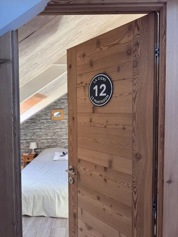 Classic Double room with balcony and with mountain view (full double bed)