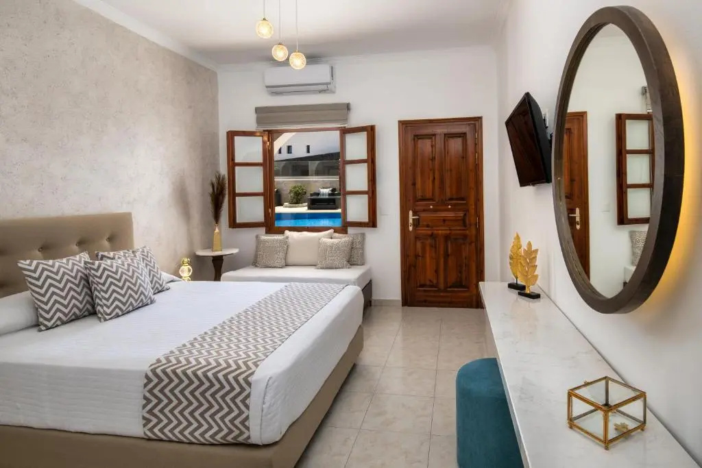 Superior Double room (full double bed)