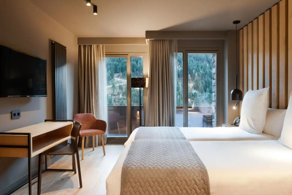 Hotel Naudi — 5