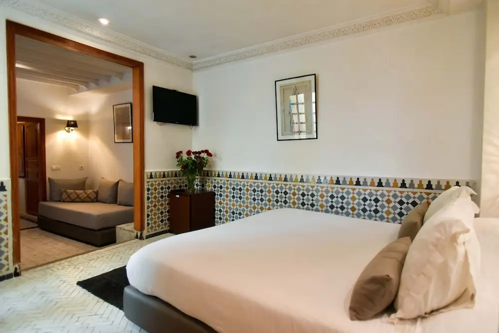 Double Suite (full double bed)