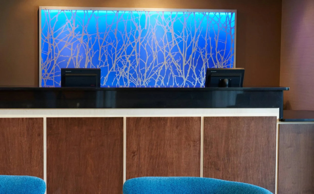 Lobby & Reception