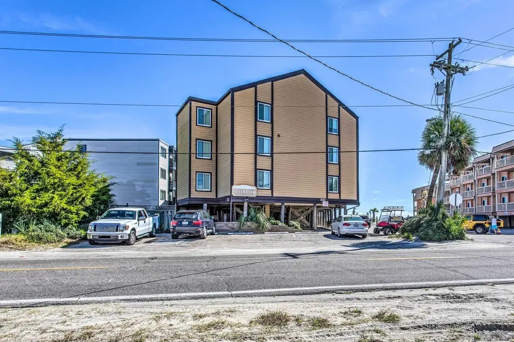 Beach Lovers' Haven: Oceanfront Condo w/ Pool!