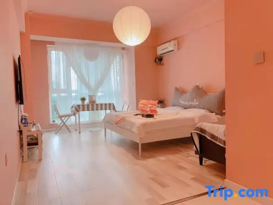 Standard room with courtyard view