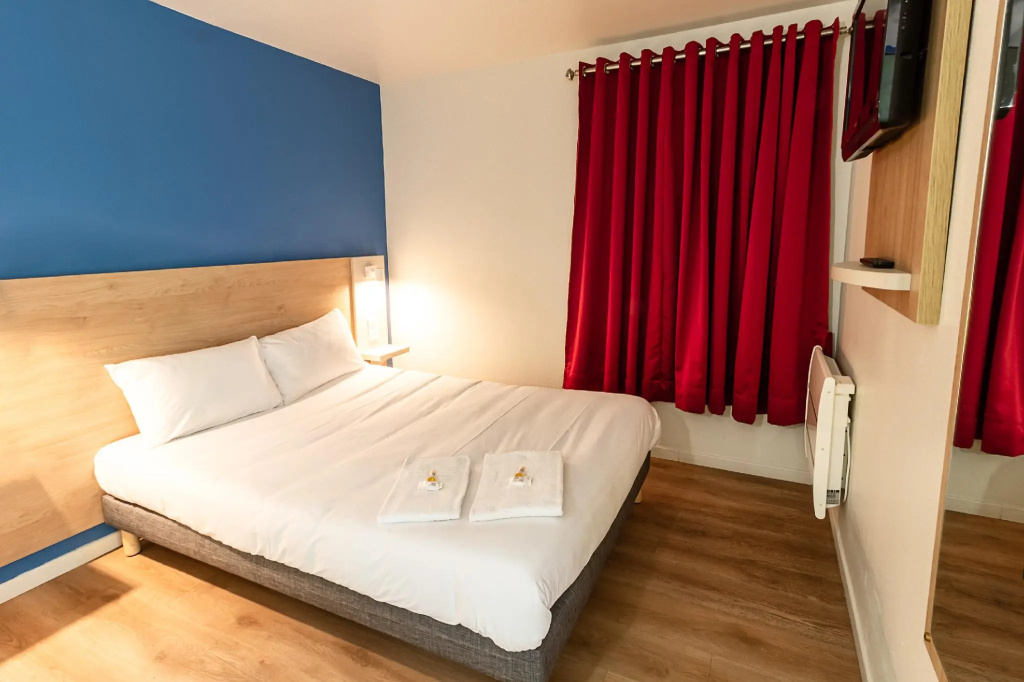Standard Double room (full double bed)