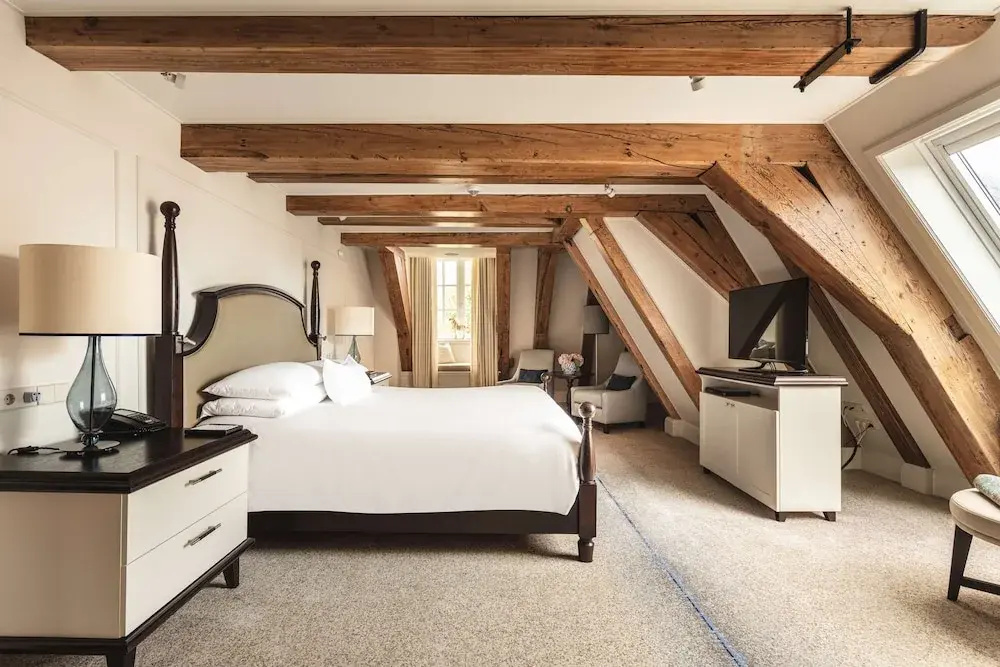 Grand Double Loft (full double bed)