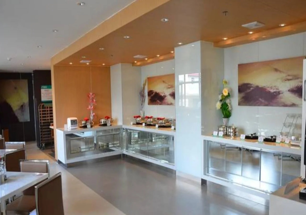 Food & Beverage