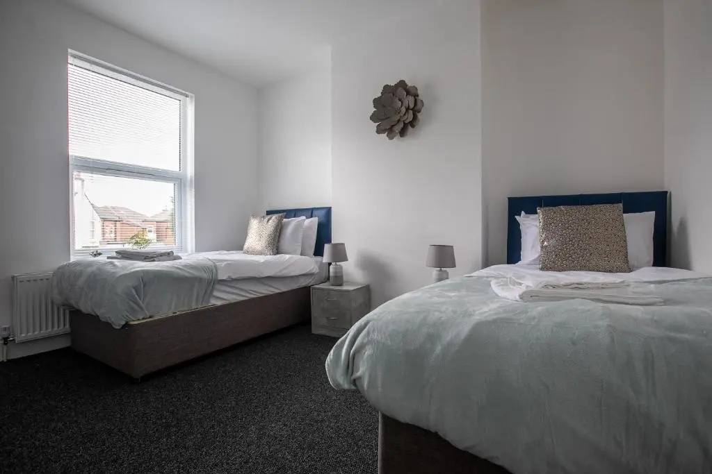 Central Location & Spacious Family & Contractors & Free Parking