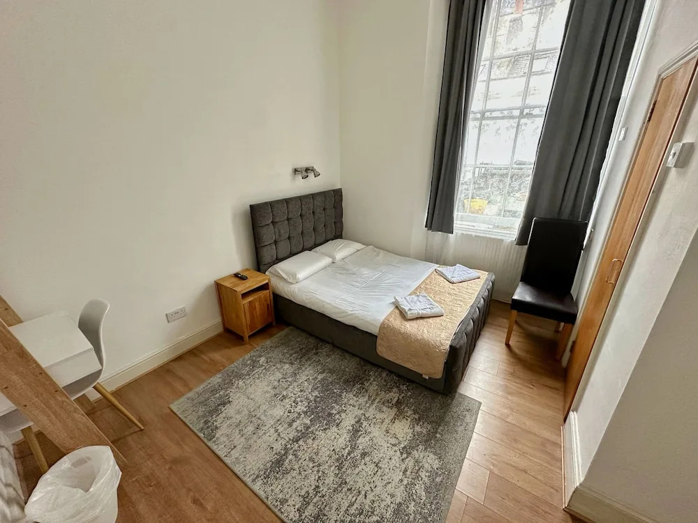 Двухместный номер Standard двуспальная кровать в Somerset Hotel Baker Street London