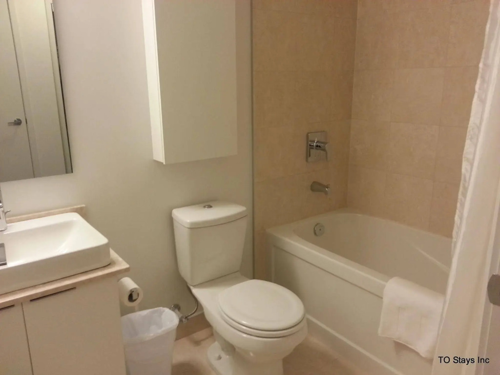 TO Stays - York and Lakeshore - фото 9