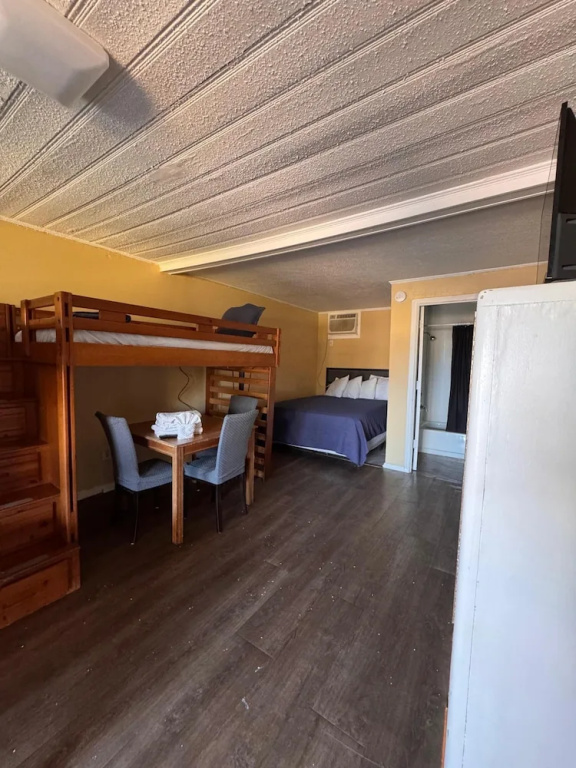 2 Bedrooms Standard Quadruple Family room