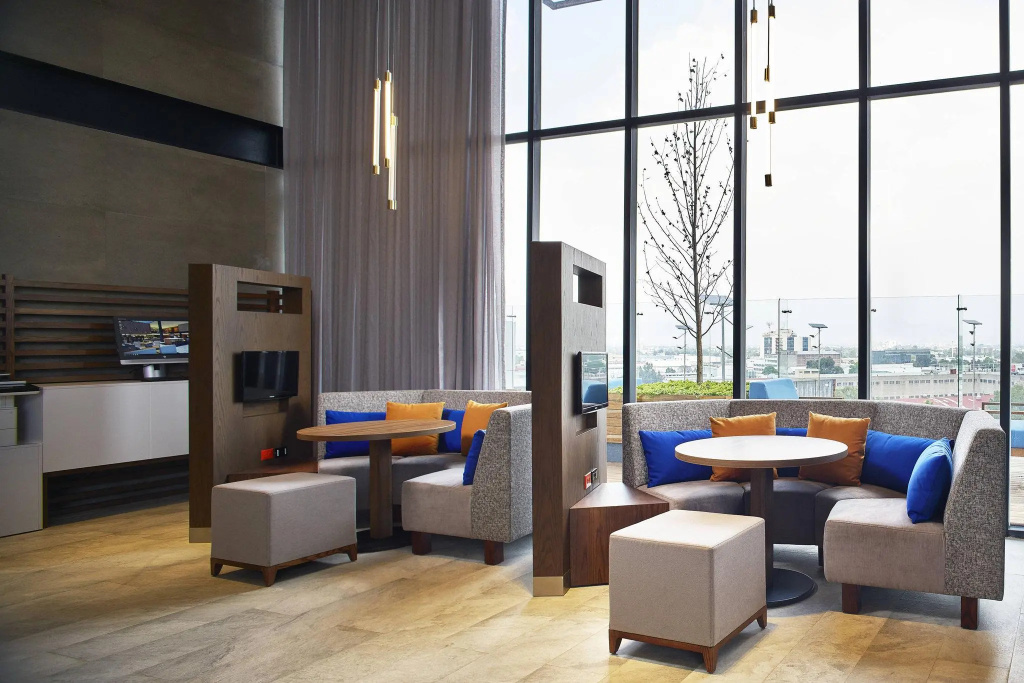 Lobby & Reception