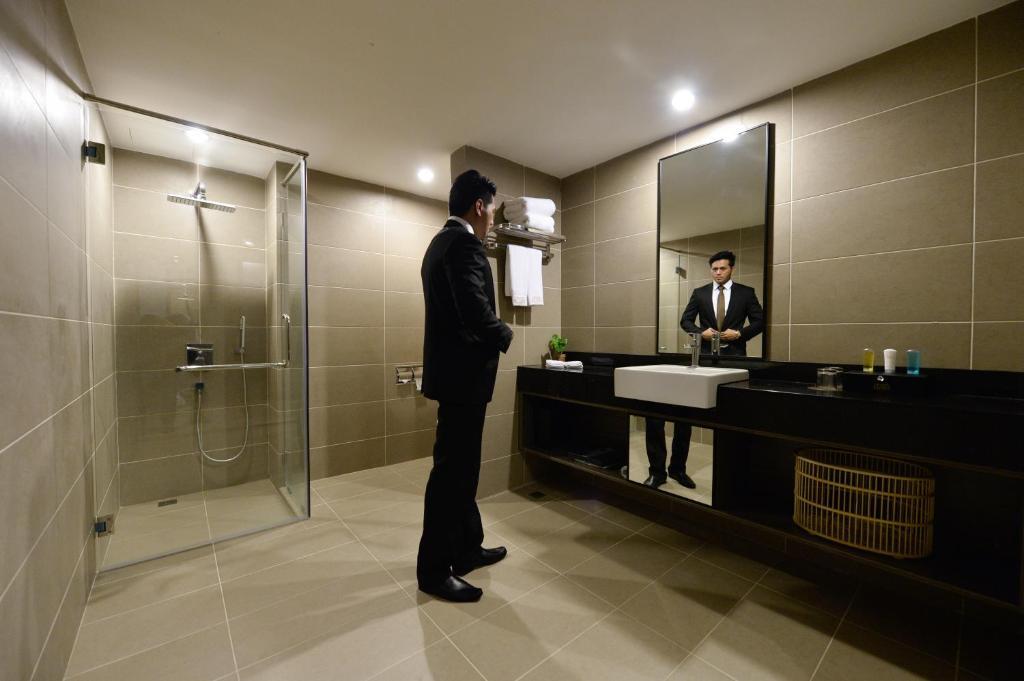 Grand Alora Hotel