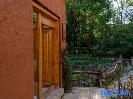 Lijiang ZenTea Garden Ancient Residence Beautiful Homestay