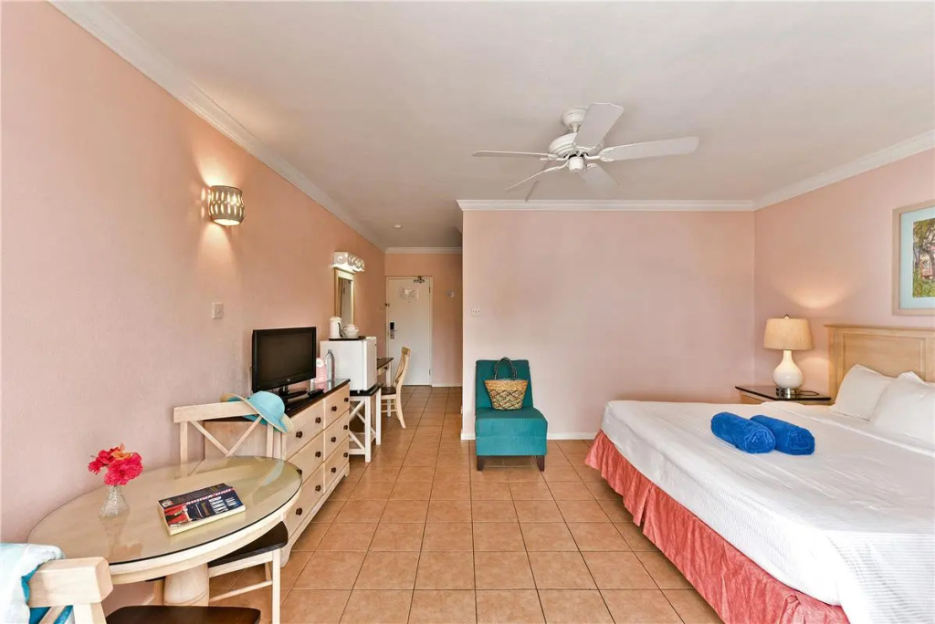 Standard Family room with inland view