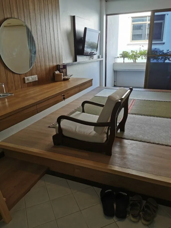 Deluxe Double room with balcony (full double bed)