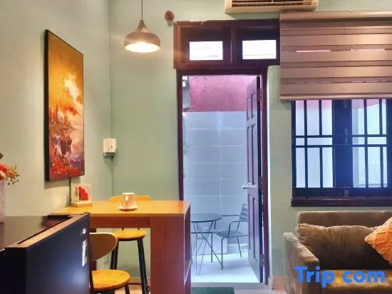 Beautiful studio with loft, near the golf course, airport. in Ho Chi Minh City