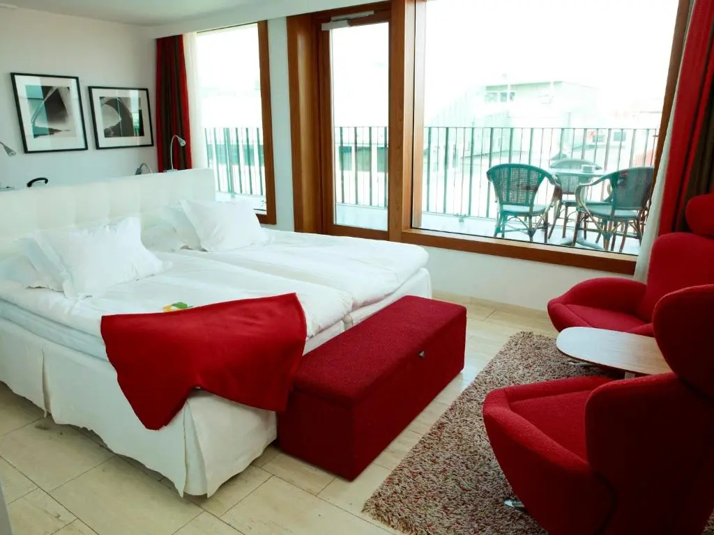 Deluxe Double room (full double bed)