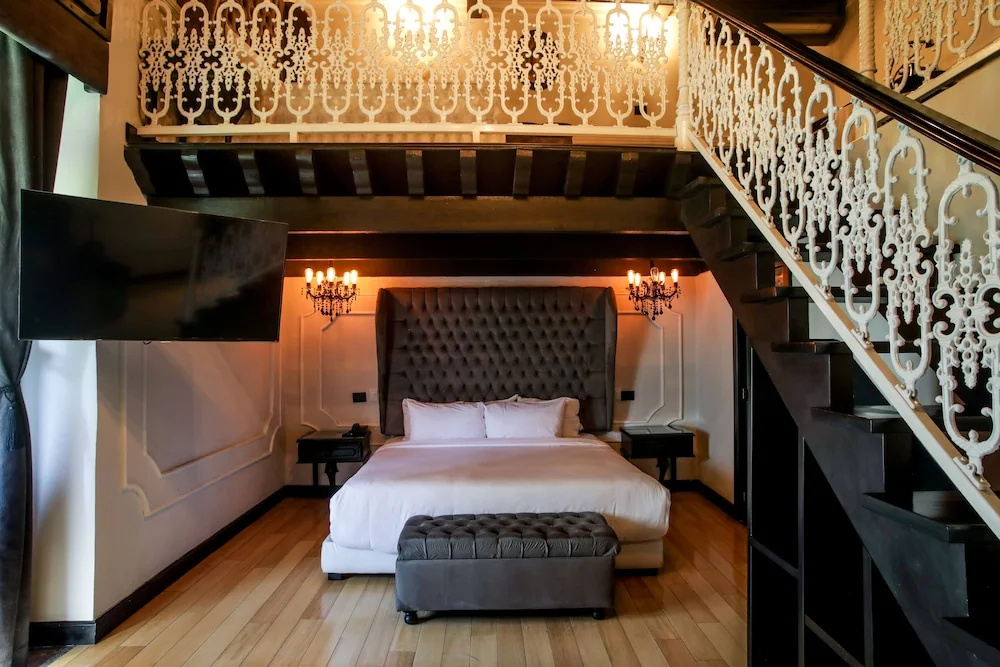 Double Loft (full double bed)