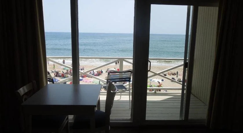 Beach & Waterfront