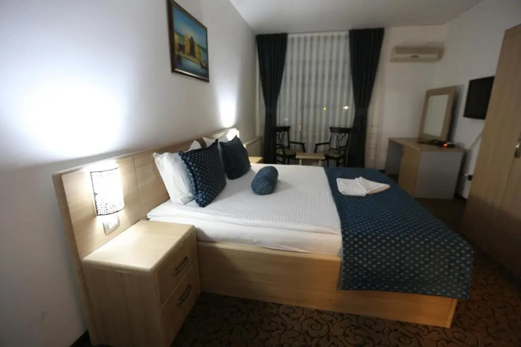 Hotel Pejton - Chambres