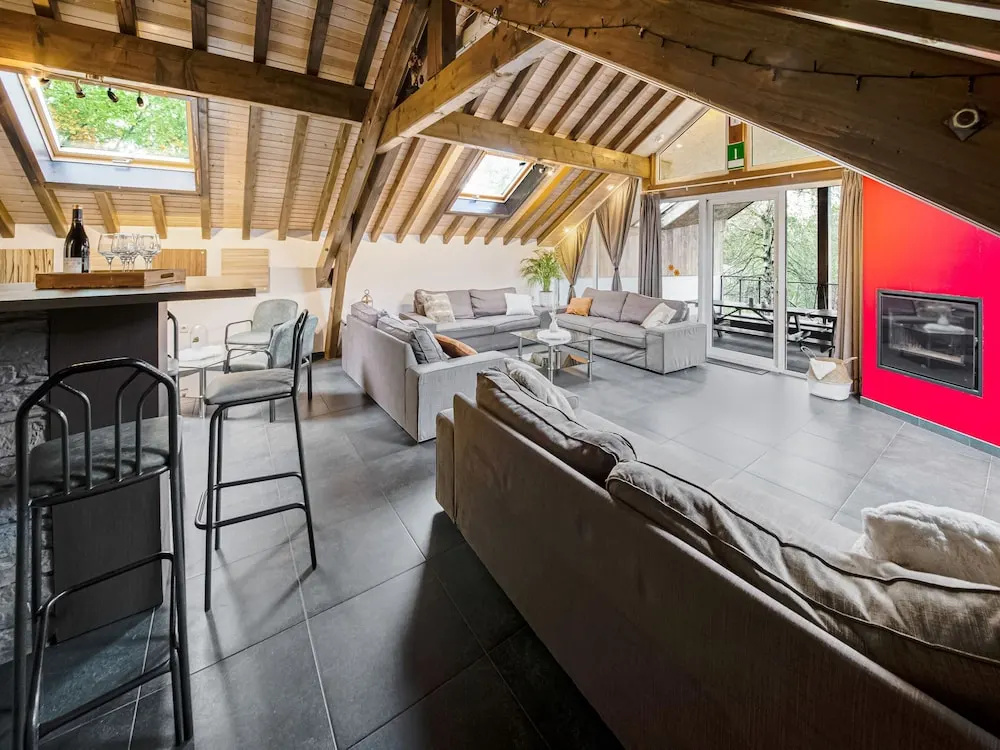 Charming Cottage with Hot Tub & Sauna, High Fens