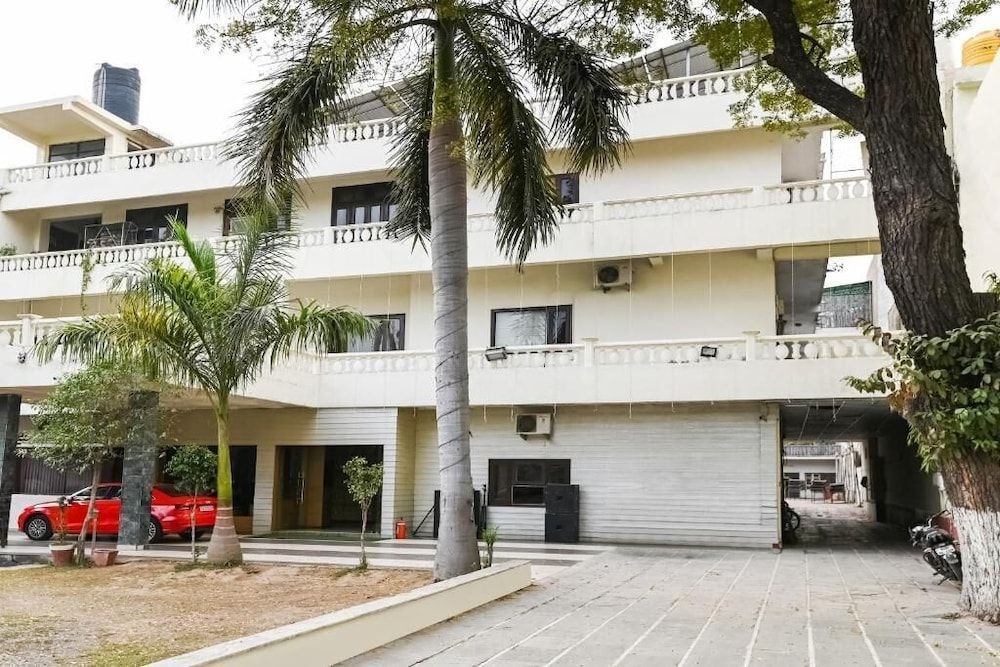 Hotel Surpin Palace