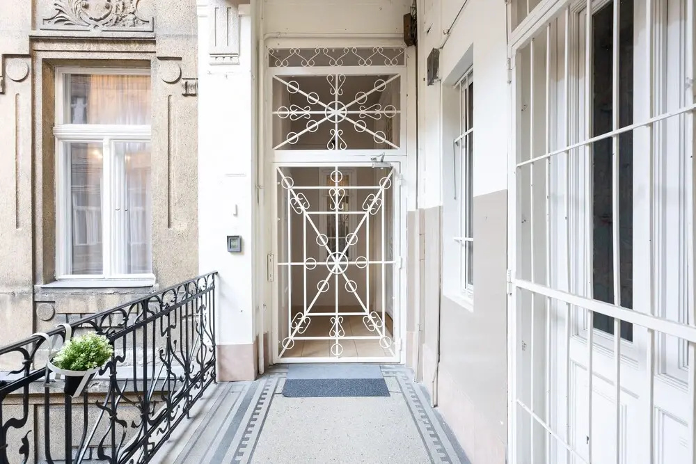Balcony & Terrace