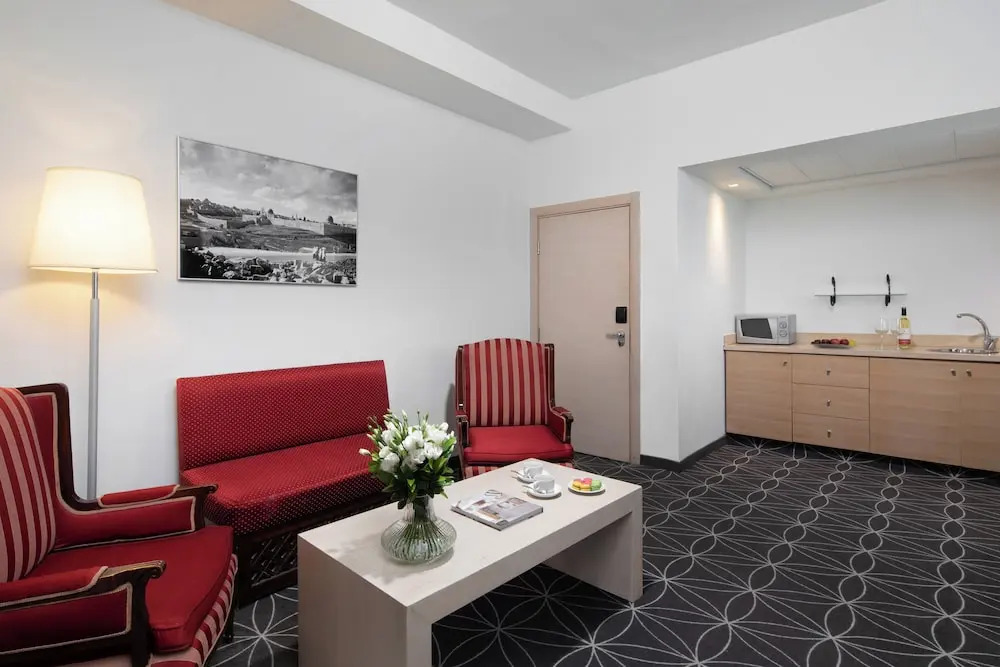 Legacy Hotel. by null