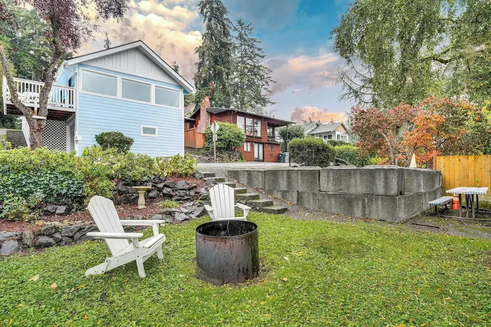 'lakehouse Living' Waterfront Retreat Near Tacoma