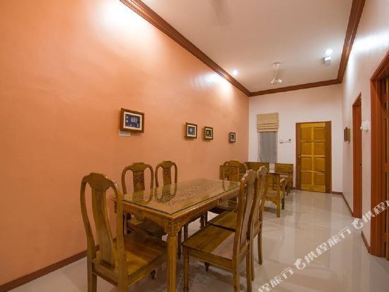 Pak Raja Villas