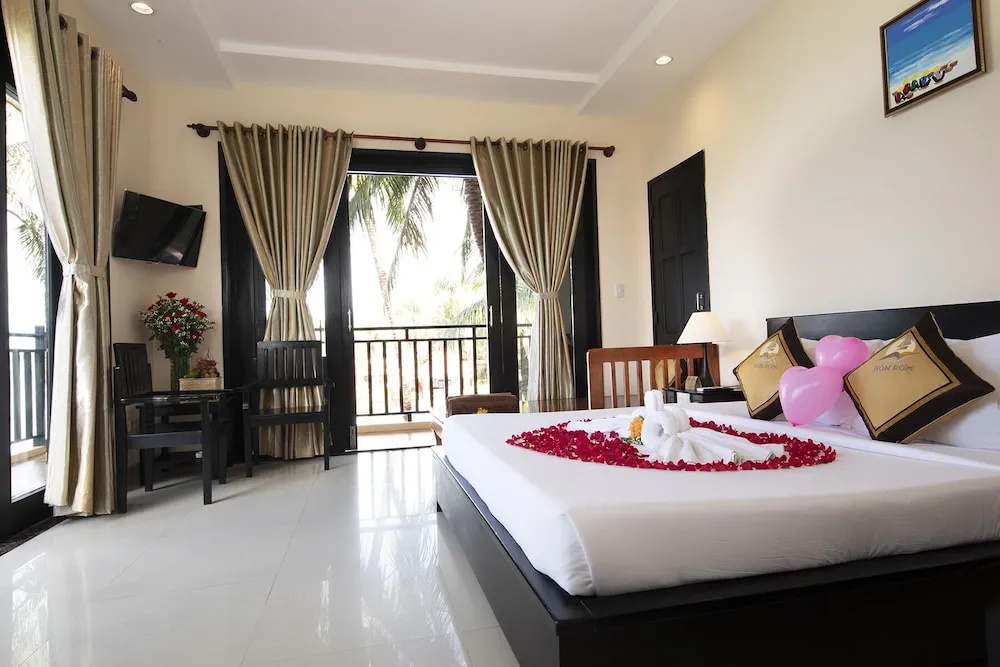 Deluxe Double room (full double bed)
