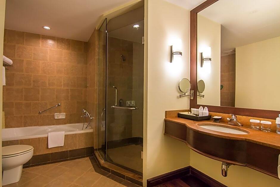 Семейный люкс с 2 комнатами в Angkor Palace Resort & Spa
