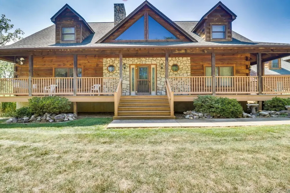 Pet Friendly Garnerland Home w/ Deck & Porch!