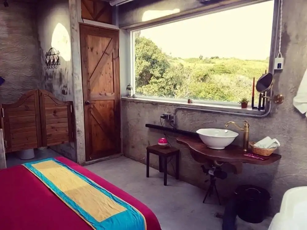 Economy room