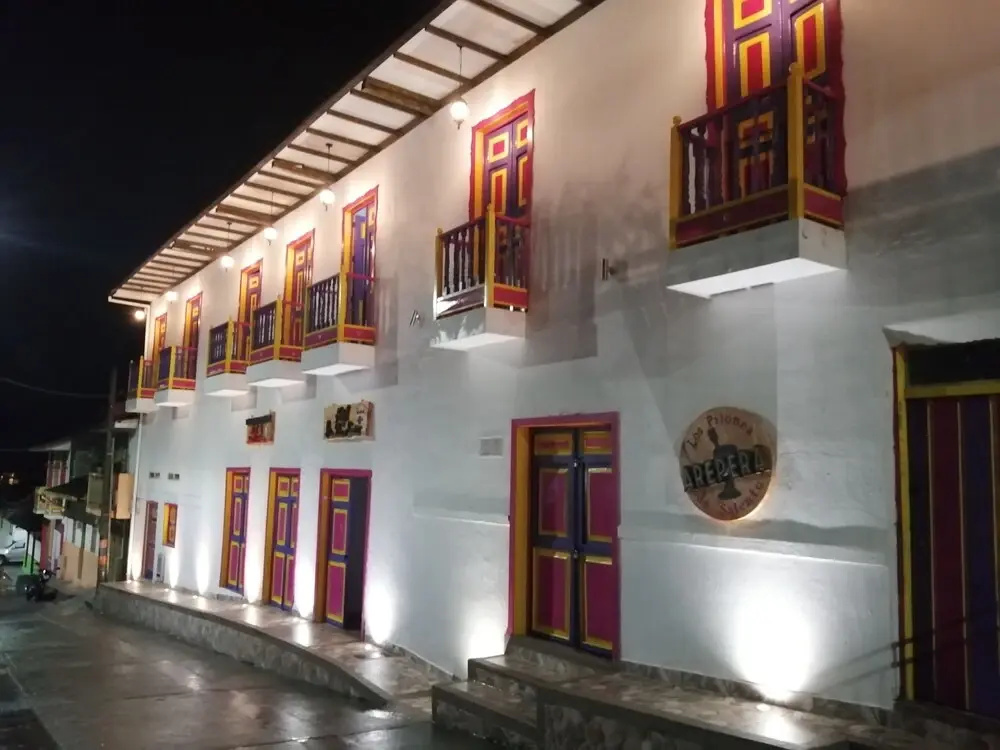 La Tia Emiss