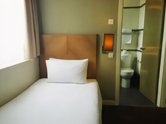 The 5 Elements Hotel