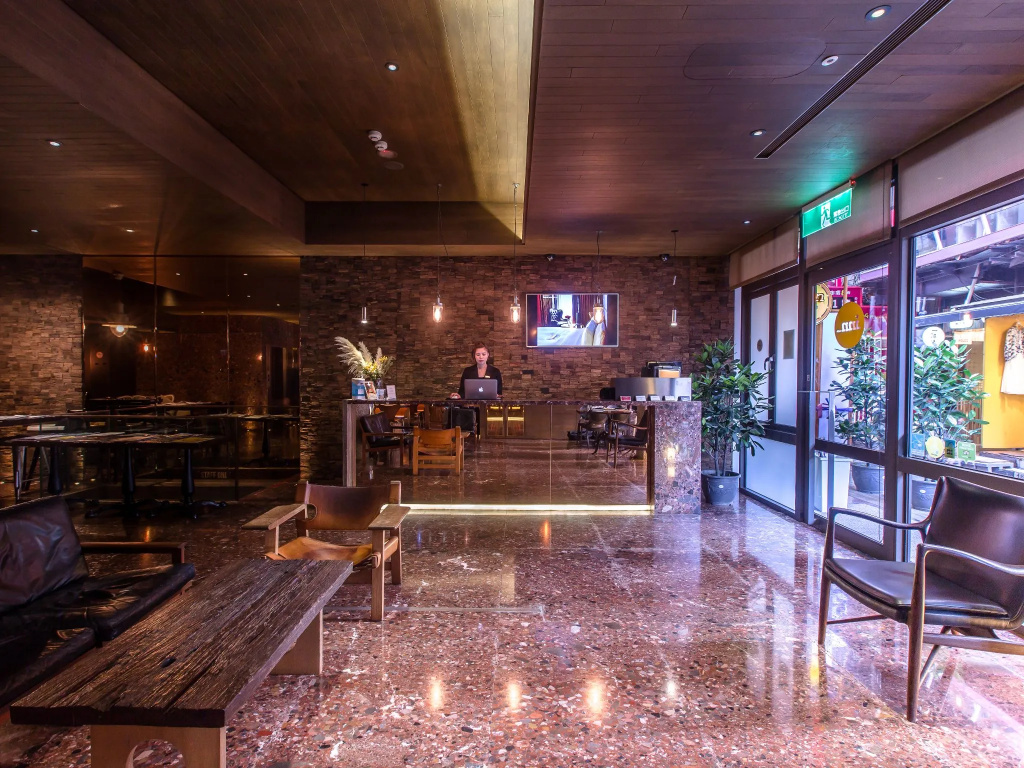 Inhouse Boutique — 2